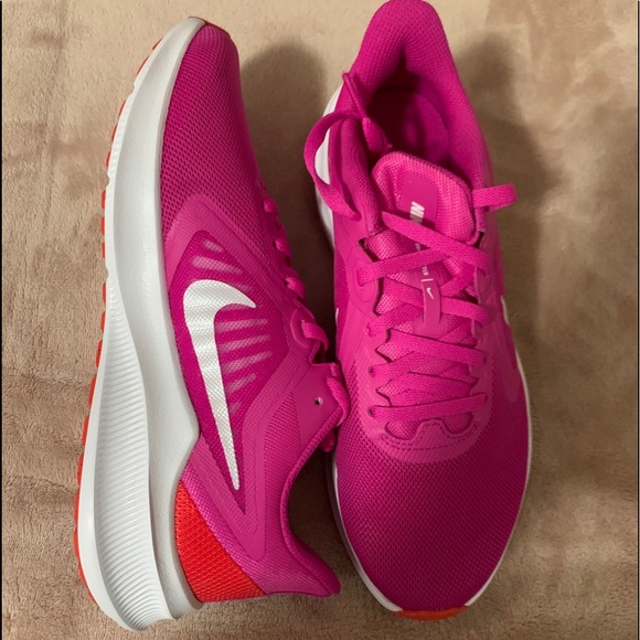 Nike Shoes - Unused Women’s Nike downshifter 10